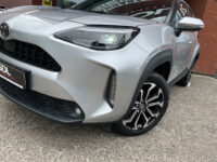 Toyota Yaris Cross 1.5 Hybrid 115 First Edition // ADAPT. CRUISE // KEYLESS // APPLE-ANDROID AUTO // CAMERA // STOELVERWARMING // 44