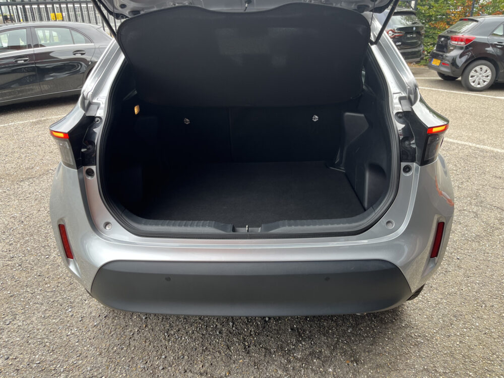 Toyota Yaris Cross 1.5 Hybrid 115 First Edition // ADAPT. CRUISE // KEYLESS // APPLE-ANDROID AUTO // CAMERA+SENSOREN // STOELVERWARMING // 14