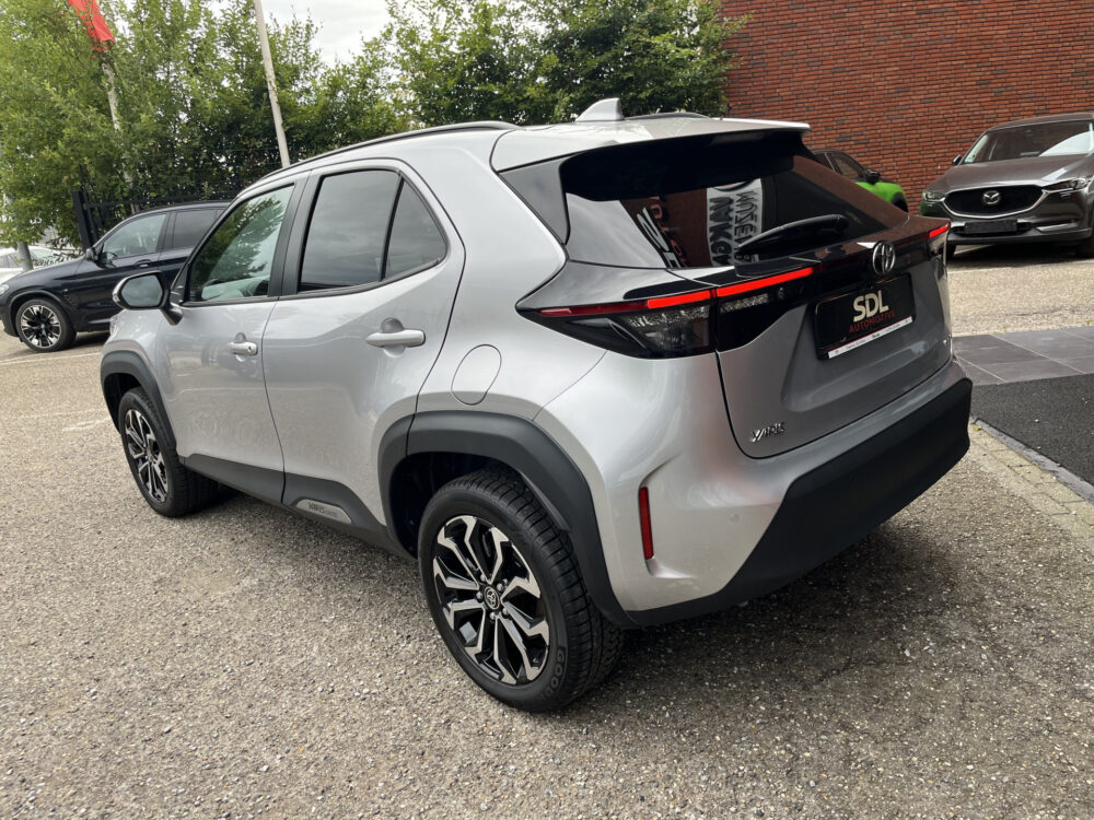 Toyota Yaris Cross 1.5 Hybrid 115 First Edition // ADAPT. CRUISE // KEYLESS // APPLE-ANDROID AUTO // CAMERA+SENSOREN // STOELVERWARMING // 3