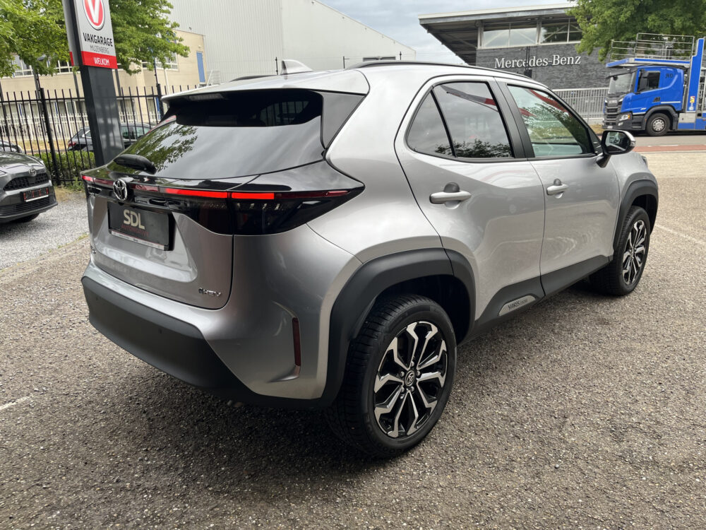 Toyota Yaris Cross 1.5 Hybrid 115 First Edition // ADAPT. CRUISE // KEYLESS // APPLE-ANDROID AUTO // CAMERA+SENSOREN // STOELVERWARMING // 6