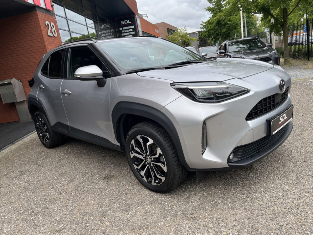 Toyota Yaris Cross 1.5 Hybrid 115 First Edition // ADAPT. CRUISE // KEYLESS // APPLE-ANDROID AUTO // CAMERA+SENSOREN // STOELVERWARMING // 8