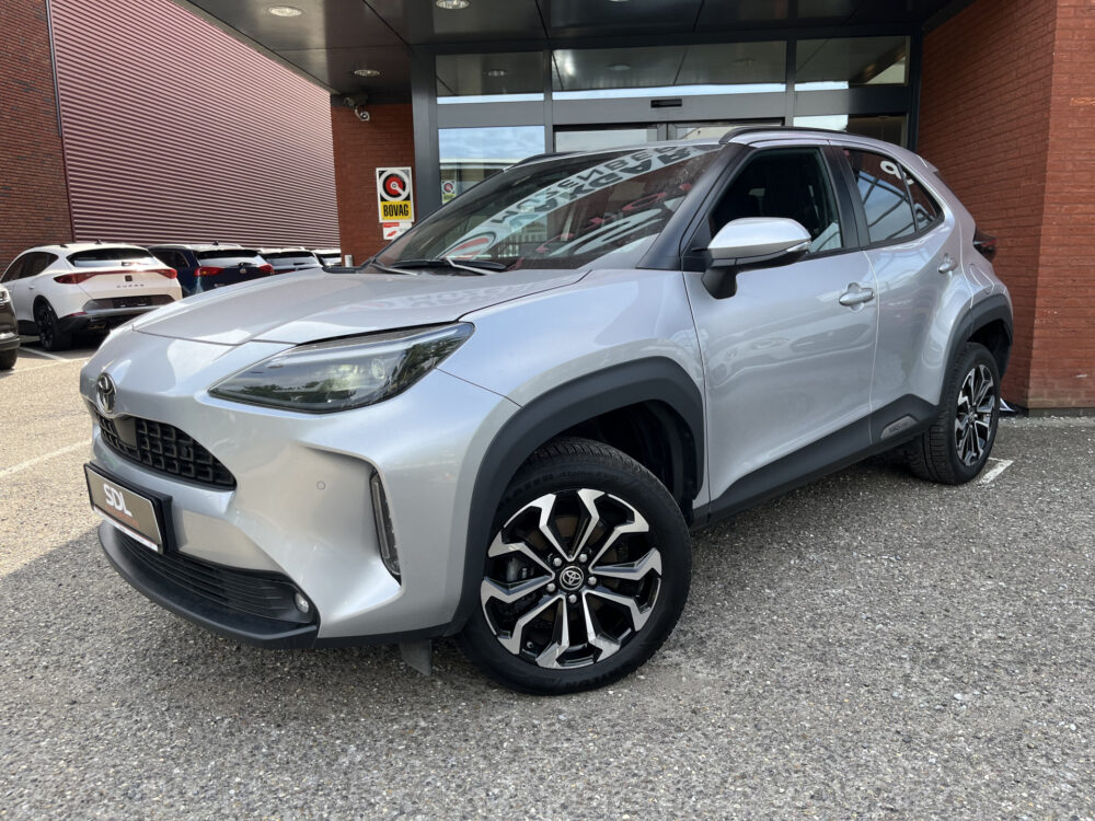 Toyota Yaris Cross 1.5 Hybrid 115 First Edition // ADAPT. CRUISE // KEYLESS // APPLE-ANDROID AUTO // CAMERA+SENSOREN // STOELVERWARMING // 1