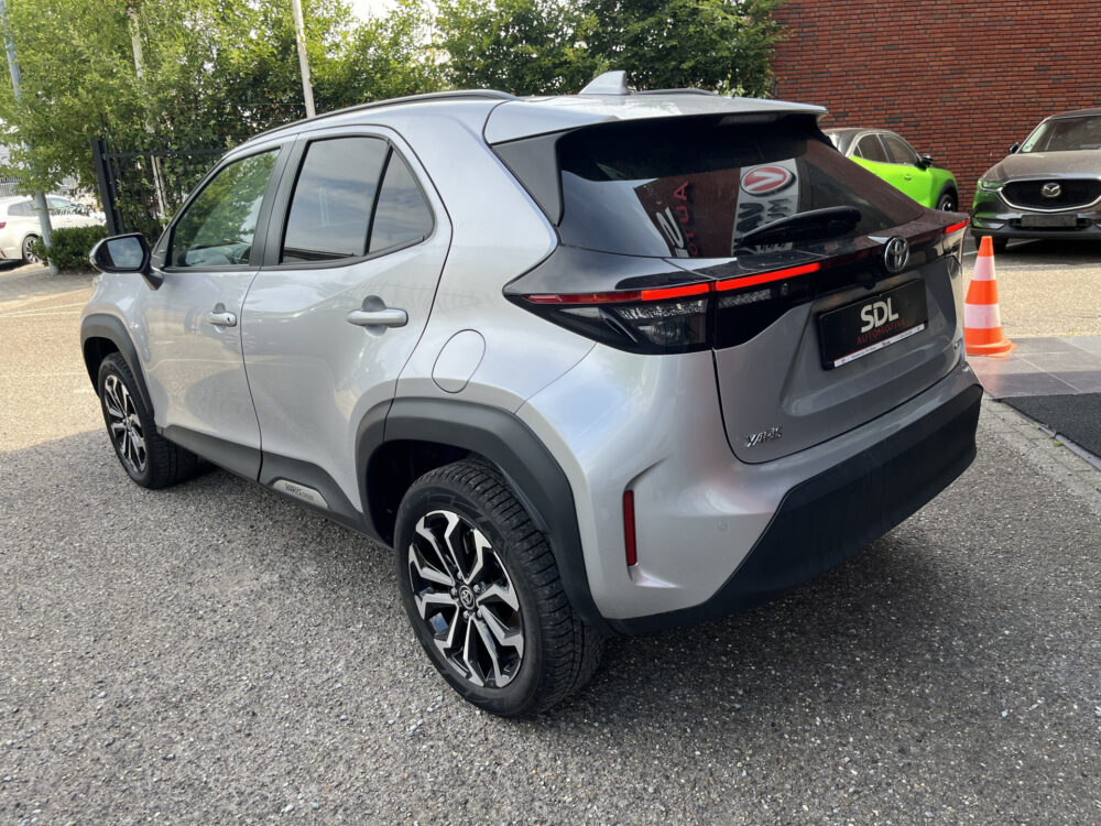 Toyota Yaris Cross 1.5 Hybrid 115 First Edition // ADAPT. CRUISE // KEYLESS // APPLE-ANDROID AUTO // CAMERA+SENSOREN // STOELVERWARMING // 3