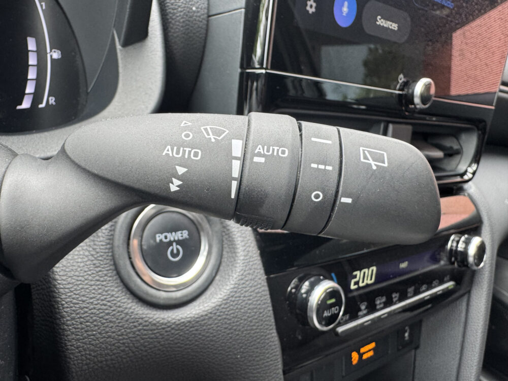 Toyota Yaris Cross 1.5 Hybrid 115 First Edition // ADAPT. CRUISE // KEYLESS // APPLE-ANDROID AUTO // CAMERA+SENSOREN // STOEL + STUUR VERWARMING // 23