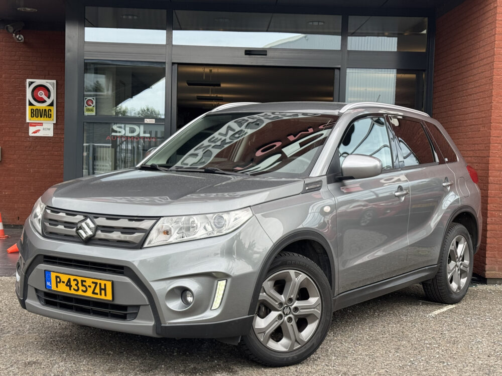 Suzuki Vitara 1.6 Exclusive // TREKHAAK // NAVI // CLIMA // CRUISE // CAMERA // STOEL VERWARMING // APPLE CARPLAY-ANDROID AUTO // 1