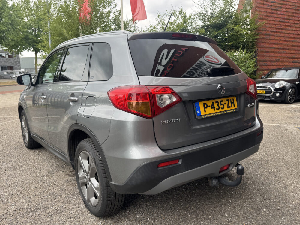 Suzuki Vitara 1.6 Exclusive // TREKHAAK // NAVI // CLIMA // CRUISE // CAMERA // STOEL VERWARMING // APPLE CARPLAY-ANDROID AUTO // 3