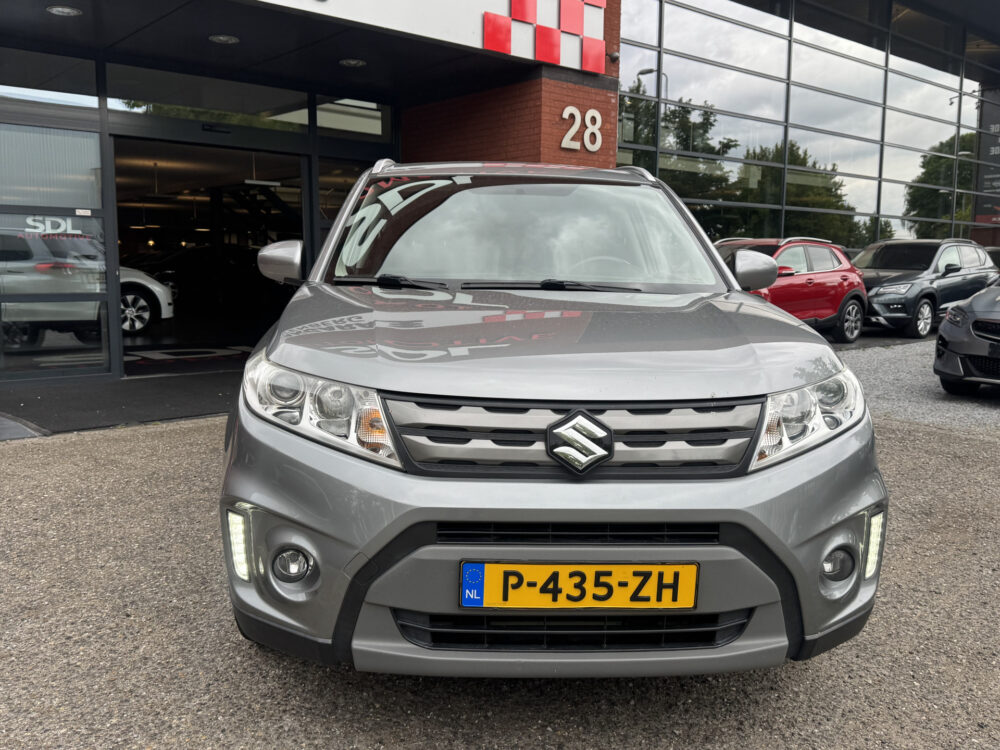 Suzuki Vitara 1.6 Exclusive // TREKHAAK // NAVI // CLIMA // CRUISE // CAMERA // STOEL VERWARMING // APPLE CARPLAY-ANDROID AUTO // 6