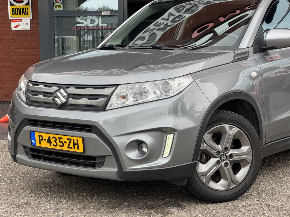 Suzuki Vitara 1.6 Exclusive // TREKHAAK // NAVI // CLIMA // CRUISE // CAMERA // STOEL VERWARMING // APPLE CARPLAY-ANDROID AUTO // 7