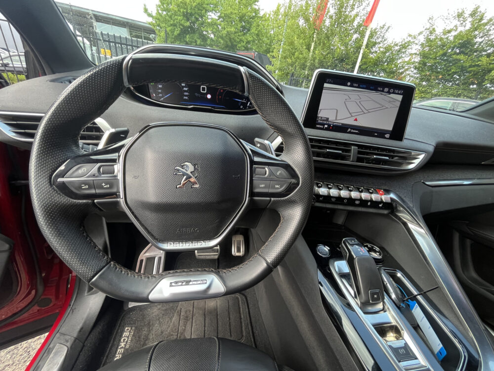 Peugeot 3008 1.6 TURBO GT Line // FULL OPTIONS!! // TREKHAAK // MASSAGE STOELEN // FOCAL PREMIUM AUDIO // ADAPTIVE CRUISE // PANO SCHUIF-KANT 17