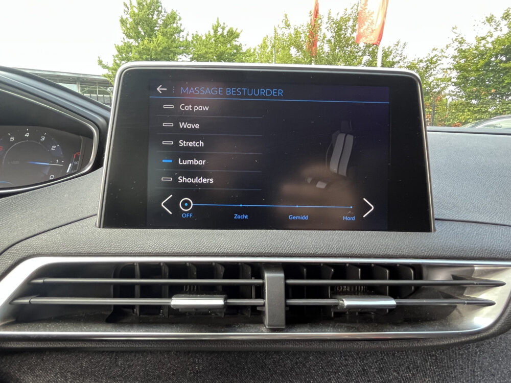 Peugeot 3008 1.6 TURBO GT Line // FULL OPTIONS!! // TREKHAAK // MASSAGE STOELEN // FOCAL PREMIUM AUDIO // ADAPTIVE CRUISE // PANO SCHUIF-KANT 23