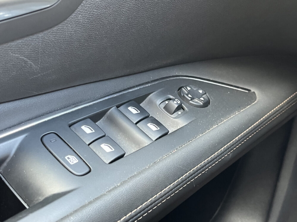 Peugeot 3008 1.6 TURBO GT Line // FULL OPTIONS!! // TREKHAAK // MASSAGE STOELEN // FOCAL PREMIUM AUDIO // ADAPTIVE CRUISE // PANO SCHUIF-KANT 38