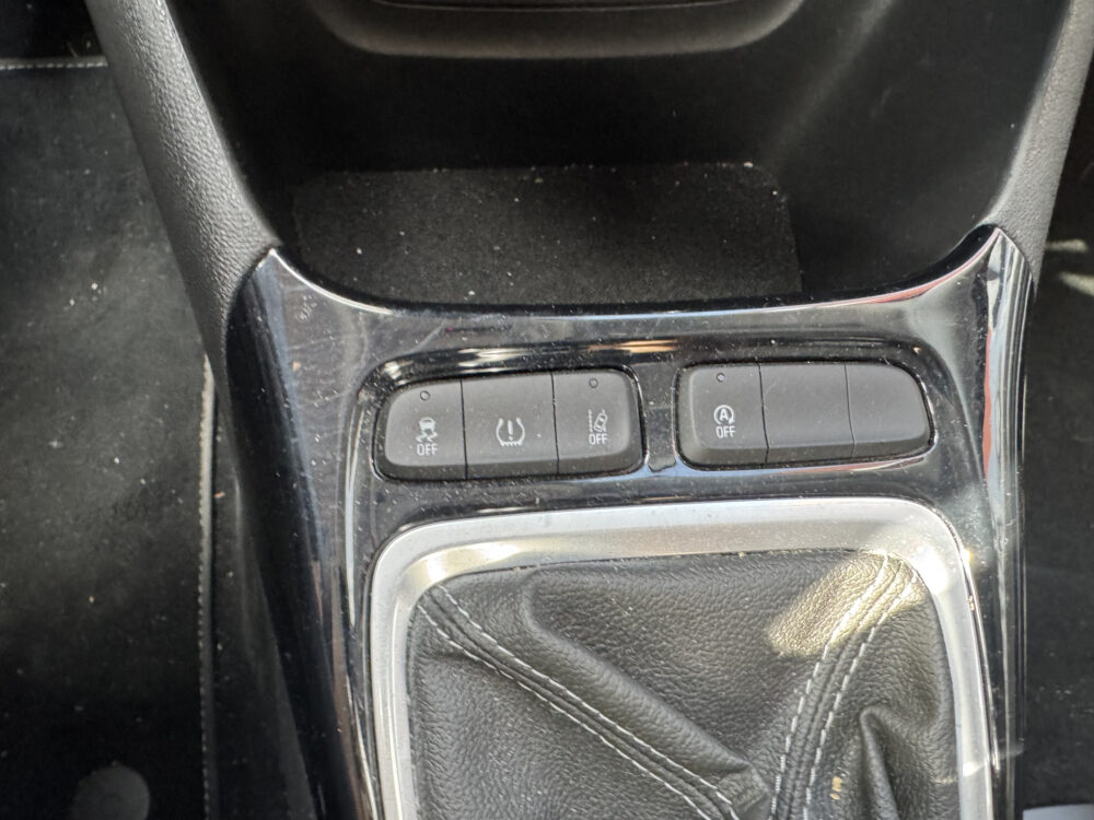 Opel Crossland X 1.2 Edition // TREKHAAK // DEALER ONDERHOUDEN! // APPLE CARPLAY - ANDROID AUTO // CRUISE // 20