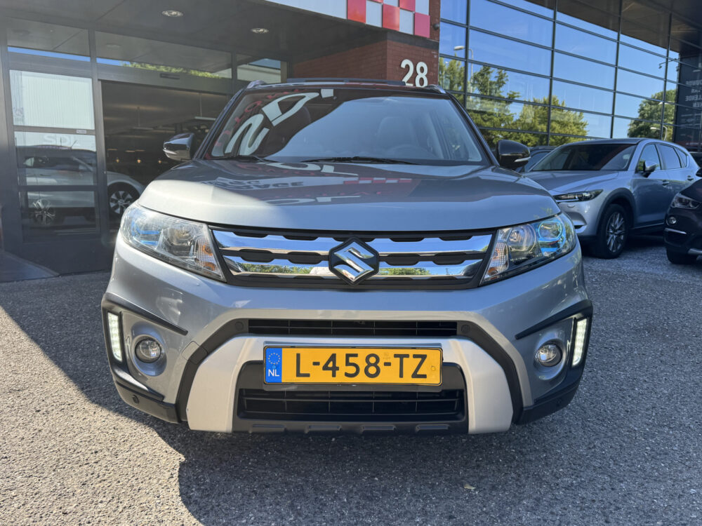 Suzuki Vitara 1.6 High Executive // SCHUIF-KANTELDAK // ADAPT. CRUISE // KEYLESS // CAMERA+SENSOREN // STOELVERWARMING // 6