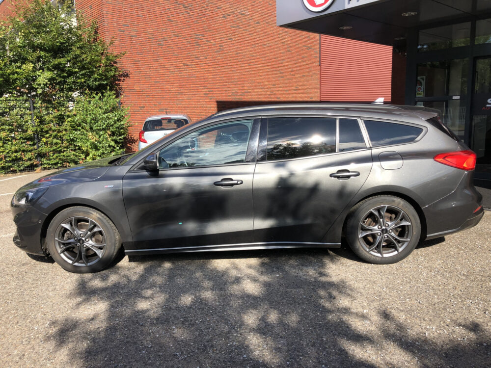 Ford FOCUS Wagon 1.5 EcoBoost ST Line // AFN. TREKHAAK // KEYLESS // WINTERPACK // CAMERA+SENSOREN // NAVI+CARPLAY // 2