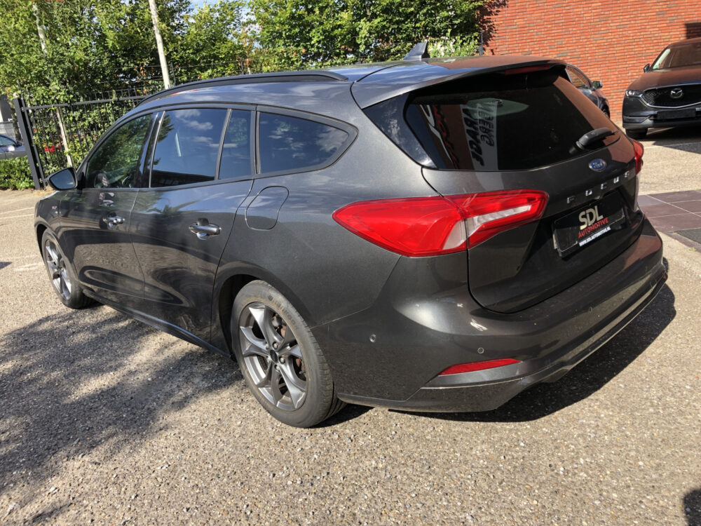 Ford FOCUS Wagon 1.5 EcoBoost ST Line // AFN. TREKHAAK // KEYLESS // WINTERPACK // CAMERA+SENSOREN // NAVI+CARPLAY // 3