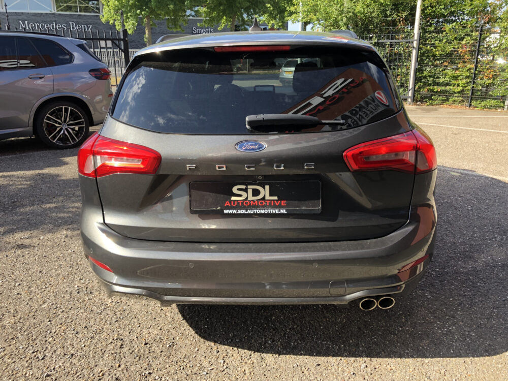 Ford FOCUS Wagon 1.5 EcoBoost ST Line // AFN. TREKHAAK // KEYLESS // WINTERPACK // CAMERA+SENSOREN // NAVI+CARPLAY // 6