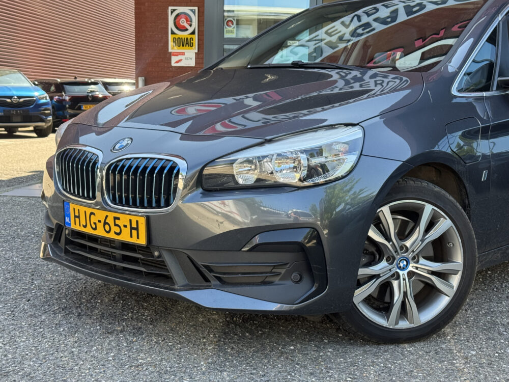 BMW 2 Serie Active Tourer 225xe iPerformance Executive // NAVI // CAMERA // HEAD UP DISPLAY // PANO SCHUIF-KANTEL DAK // CLIMA // CRUISE //  7