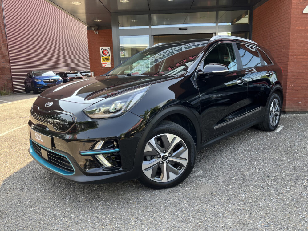 Kia Niro EV ExecutiveLine 64.8 kWh // SCHUIF-KANTELDAK // LEDER // ELEK.STOEL+GEHEUGEN // DODEHOEK // JBL // KEYLESS // STOELVERKOELING-VERW 1