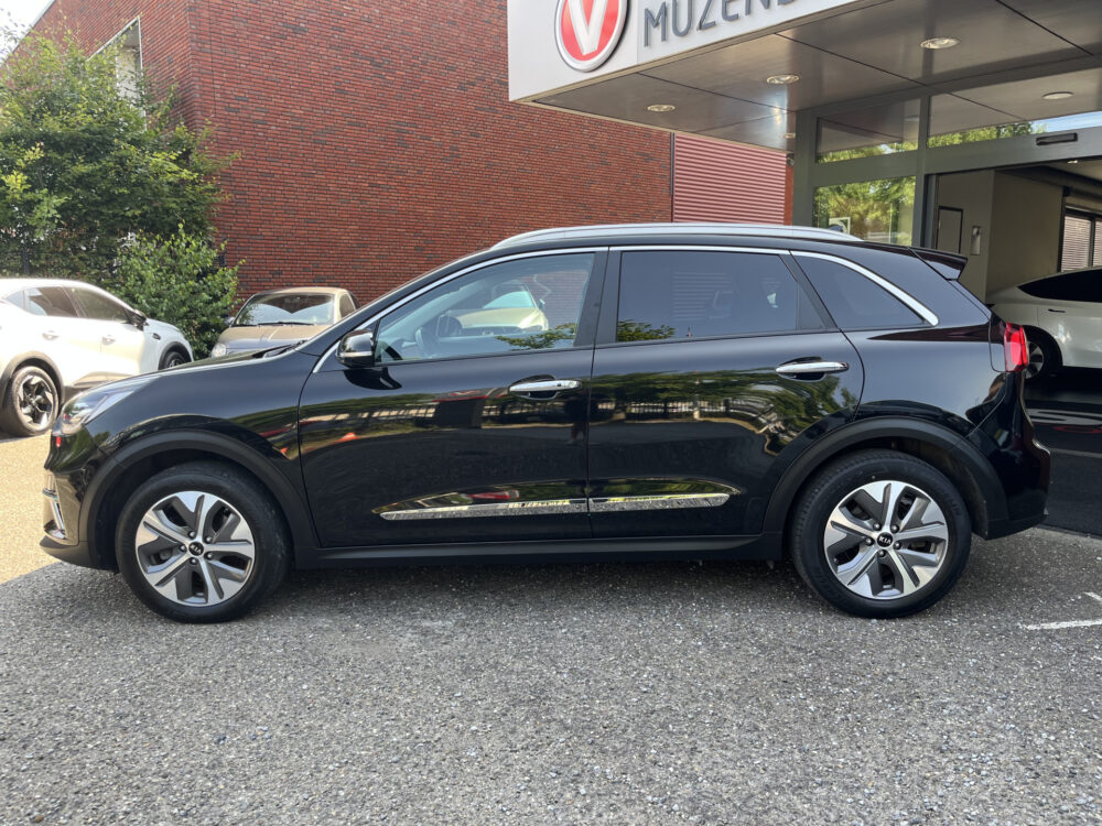 Kia Niro EV ExecutiveLine 64.8 kWh // SCHUIF-KANTELDAK // LEDER // ELEK.STOEL+GEHEUGEN // DODEHOEK // JBL // KEYLESS // STOELVERKOELING-VERW 2