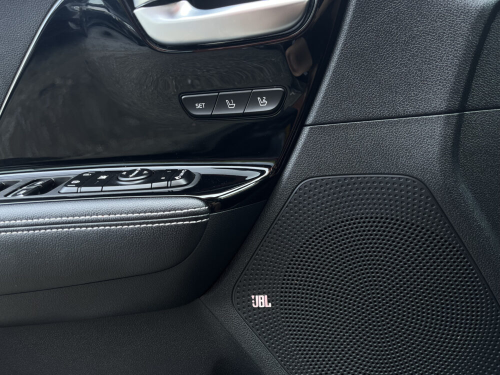 Kia Niro EV ExecutiveLine 64.8 kWh // SCHUIF-KANTELDAK // LEDER // ELEK.STOEL+GEHEUGEN // DODEHOEK // JBL // KEYLESS // STOELVERKOELING-VERW 25
