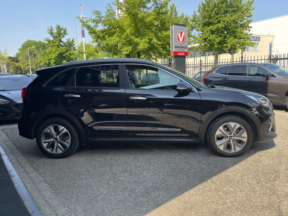 Kia Niro EV ExecutiveLine 64.8 kWh // SCHUIF-KANTELDAK // LEDER // ELEK.STOEL+GEHEUGEN // DODEHOEK // JBL // KEYLESS // STOELVERKOELING-VERW 8