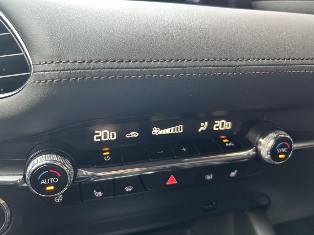 Mazda 3 2.0 e-SkyActiv-X M Hybrid 180PK!! Comfort // BOSE PREMIUM AUDIO // NAVI // CAMERA // ADAPTIVE CRUISE // APPLE CARPLAY - ANDROID  18