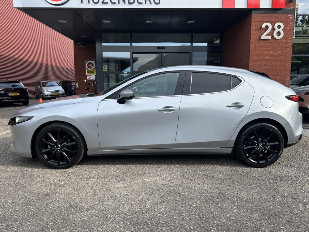Mazda 3 2.0 e-SkyActiv-X M Hybrid 180PK!! Comfort // BOSE PREMIUM AUDIO // NAVI // CAMERA // ADAPTIVE CRUISE // APPLE CARPLAY - ANDROID  3