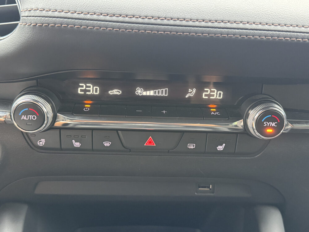 Mazda 3 2.0 e-SkyActiv-G M Hybrid 122 PK // NAVI // CLIMA // ADAPTIVE CRUISE // CAMERA // APPLE CARPLAY - ANDROID AUTO // STOEL + STUUR  20