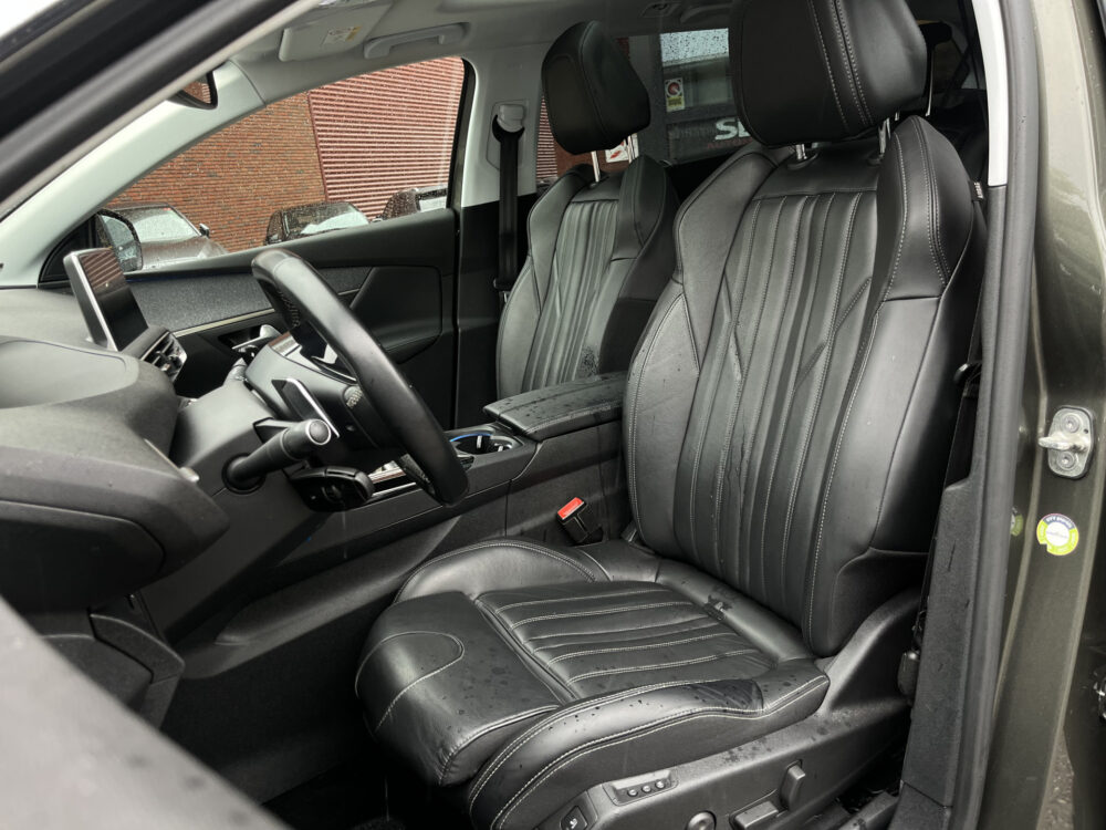 Peugeot 5008 1.6 Turbo Allure 181PK! // LEDER // ELEK.STOEL+GEHEUGEN // SCHUIF-KANTELDAK // CAMERA+SENSOREN // NAVI // STOELVERWARMING // 16