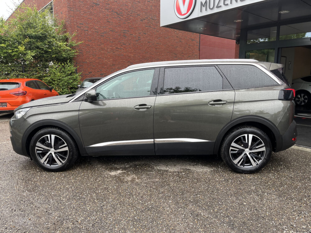 Peugeot 5008 1.6 Turbo Allure 181PK! // LEDER // ELEK.STOEL+GEHEUGEN // SCHUIF-KANTELDAK // CAMERA+SENSOREN // NAVI // STOELVERWARMING // 2