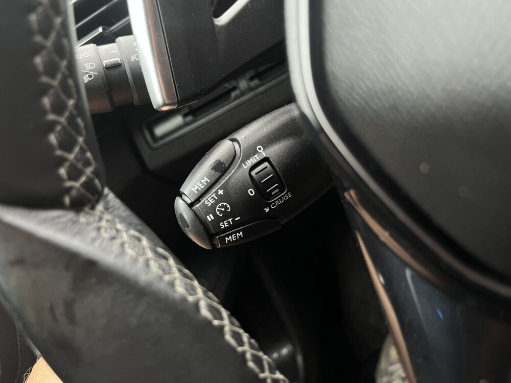 Peugeot 5008 1.6 Turbo Allure 181PK! // LEDER // ELEK.STOEL+GEHEUGEN // SCHUIF-KANTELDAK // CAMERA+SENSOREN // NAVI // STOELVERWARMING // 20