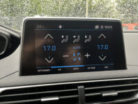 Peugeot 5008 1.6 Turbo Allure 181PK! // LEDER // ELEK.STOEL+GEHEUGEN // SCHUIF-KANTELDAK // CAMERA+SENSOREN // NAVI // STOELVERWARMING // 54