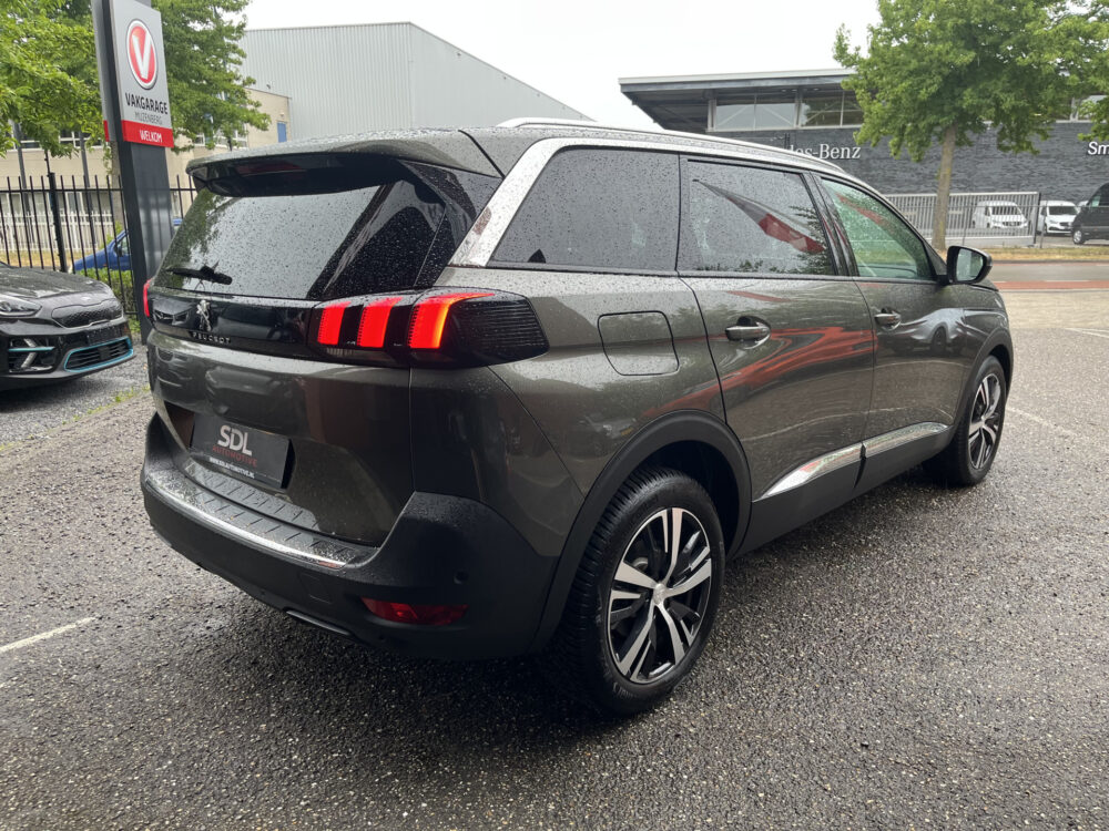 Peugeot 5008 1.6 Turbo Allure 181PK! // LEDER // ELEK.STOEL+GEHEUGEN // SCHUIF-KANTELDAK // CAMERA+SENSOREN // NAVI // STOELVERWARMING // 6
