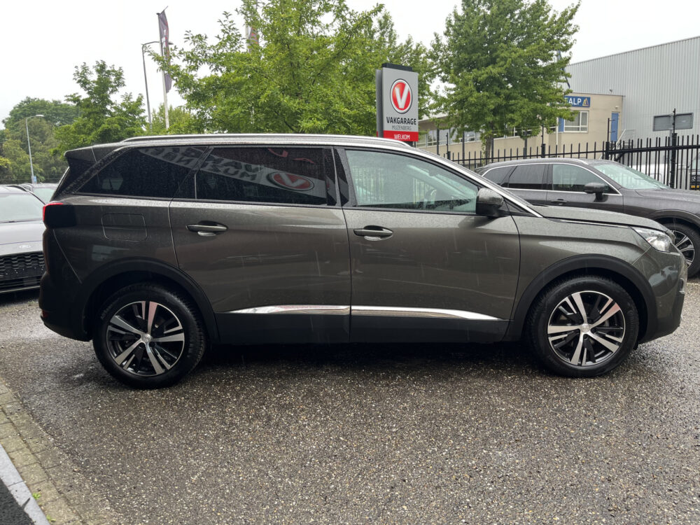 Peugeot 5008 1.6 Turbo Allure 181PK! // LEDER // ELEK.STOEL+GEHEUGEN // SCHUIF-KANTELDAK // CAMERA+SENSOREN // NAVI // STOELVERWARMING // 7