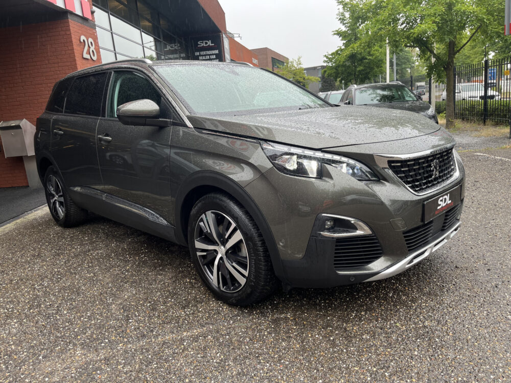 Peugeot 5008 1.6 Turbo Allure 181PK! // LEDER // ELEK.STOEL+GEHEUGEN // SCHUIF-KANTELDAK // CAMERA+SENSOREN // NAVI // STOELVERWARMING // 8