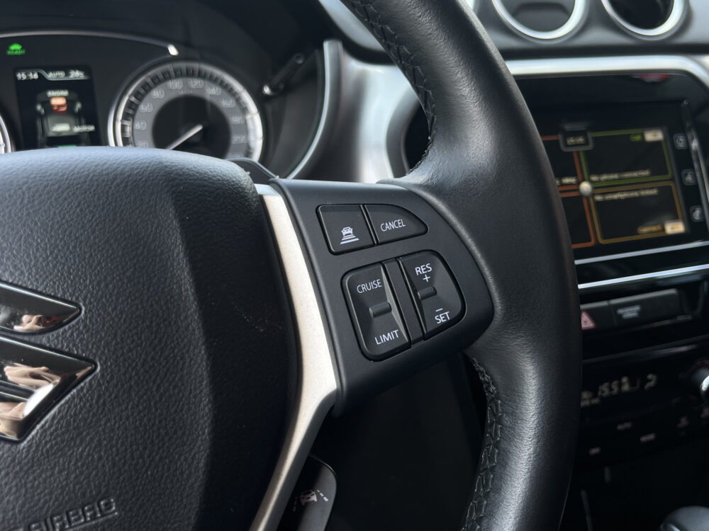 Suzuki Vitara 1.5 Hybrid Style AllGrip // AFN. TREKHAAK // ADAPT. CRUISE // KEYLESS // CAMERA // APPLE CARPLAY / ANDROID AUTO 21