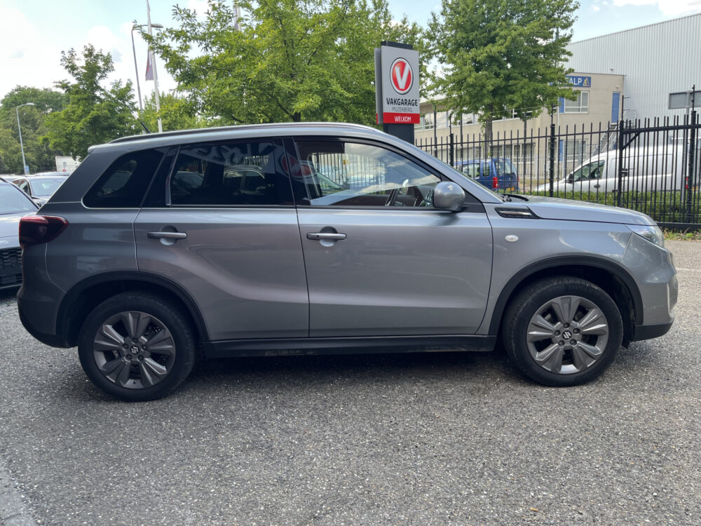 Suzuki Vitara 1.5 Hybrid Style AllGrip // AFN. TREKHAAK // ADAPT. CRUISE // KEYLESS // CAMERA // APPLE CARPLAY / ANDROID AUTO 7