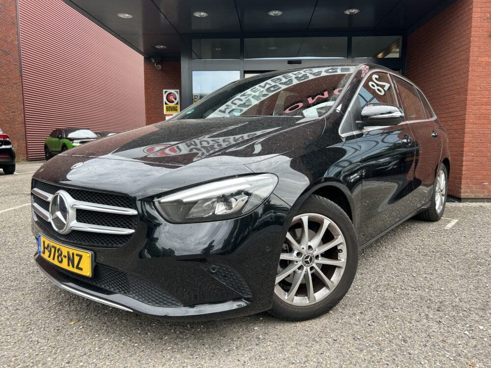 Mercedes-Benz B-Klasse 180 Advantage // FULL LED // NAVI + CARPLAY // CAMERA // PDC V+A // STOELVERWARMING // ELEK. KOFFERKLEP 1