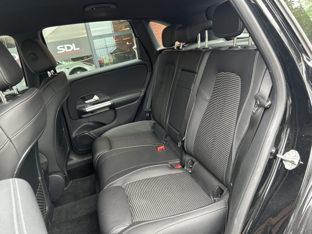 Mercedes-Benz B-Klasse 180 Advantage // FULL LED // NAVI + CARPLAY // CAMERA // PDC V+A // STOELVERWARMING // ELEK. KOFFERKLEP 26