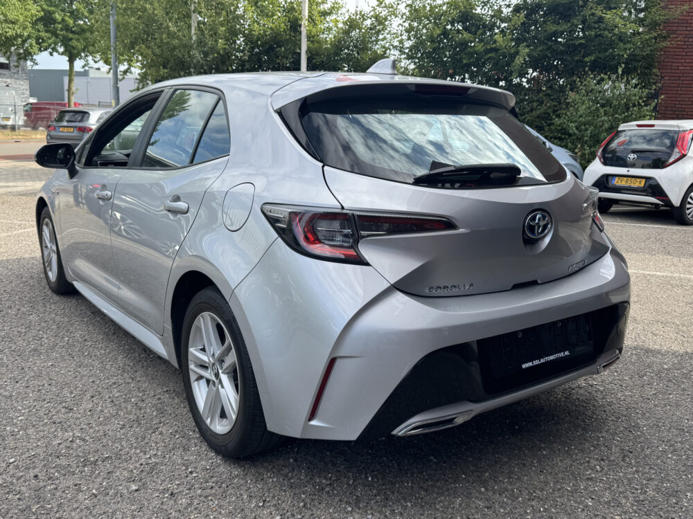 Toyota Corolla 2.0 Hybrid Dynamic 180PK!! // NAVI // CAMERA // ADAPTIVE CRUISE // APPLE CARPLAY-ANDROID AUTO // CLIMA // STOELVERWARMING 3