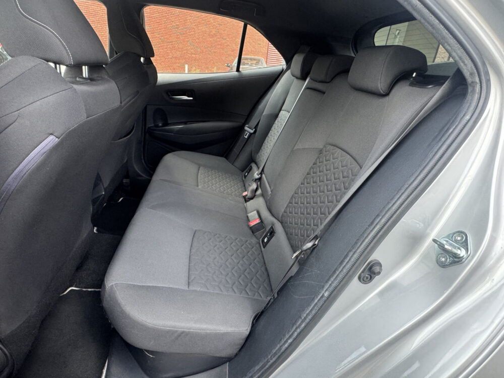 Toyota Corolla 2.0 Hybrid Dynamic 180PK!! // NAVI // CAMERA // ADAPTIVE CRUISE // APPLE CARPLAY-ANDROID AUTO // CLIMA // STOELVERWARMING 9