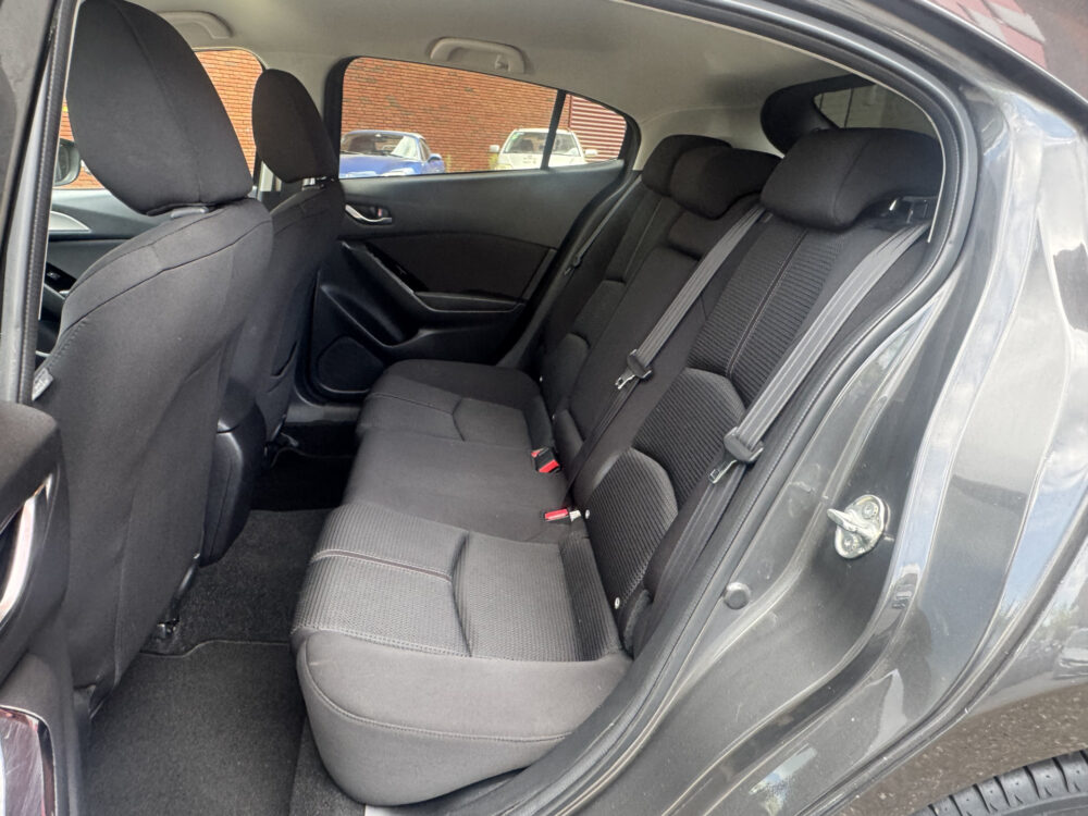 Mazda 3 2.0 SkyActiv-G 120 GT-M // NAVI // CAMERA // HEAD UP DISPLAY // CRUISE // STOEL + STUUR VERWARMING // DAB RADIO // 11
