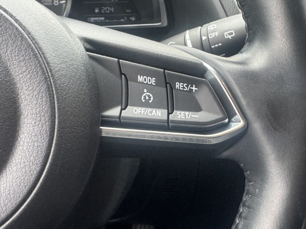 Mazda 3 2.0 SkyActiv-G 120 GT-M // NAVI // CAMERA // HEAD UP DISPLAY // CRUISE // STOEL + STUUR VERWARMING // DAB RADIO // 15