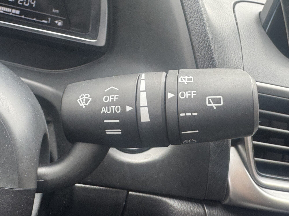 Mazda 3 2.0 SkyActiv-G 120 GT-M // NAVI // CAMERA // HEAD UP DISPLAY // CRUISE // STOEL + STUUR VERWARMING // DAB RADIO // 26