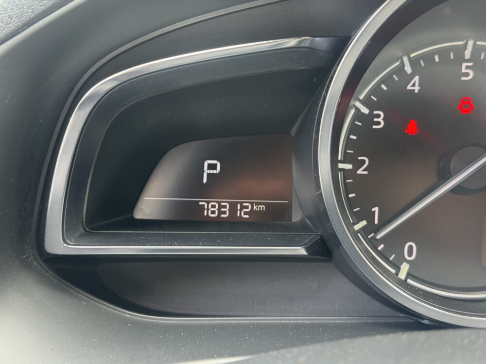 Mazda 3 2.0 SkyActiv-G 120 GT-M // NAVI // CAMERA // HEAD UP DISPLAY // CRUISE // STOEL + STUUR VERWARMING // DAB RADIO // 30