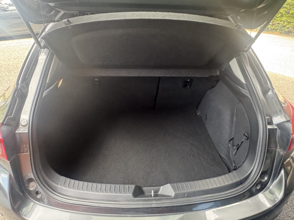 Mazda 3 2.0 SkyActiv-G 120 GT-M // NAVI // CAMERA // HEAD UP DISPLAY // CRUISE // STOEL + STUUR VERWARMING // DAB RADIO // 31