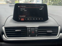 Mazda 3 2.0 SkyActiv-G 120 GT-M // NAVI // CAMERA // HEAD UP DISPLAY // CRUISE // STOEL + STUUR VERWARMING // DAB RADIO // 51