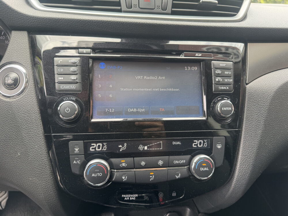 Nissan QASHQAI 1.3 DIG-T N-Connecta 160PK!! // NAVI // CLIMA // CAMERA // CRUISE // PANO DAK // TREKHAAK!! // 18