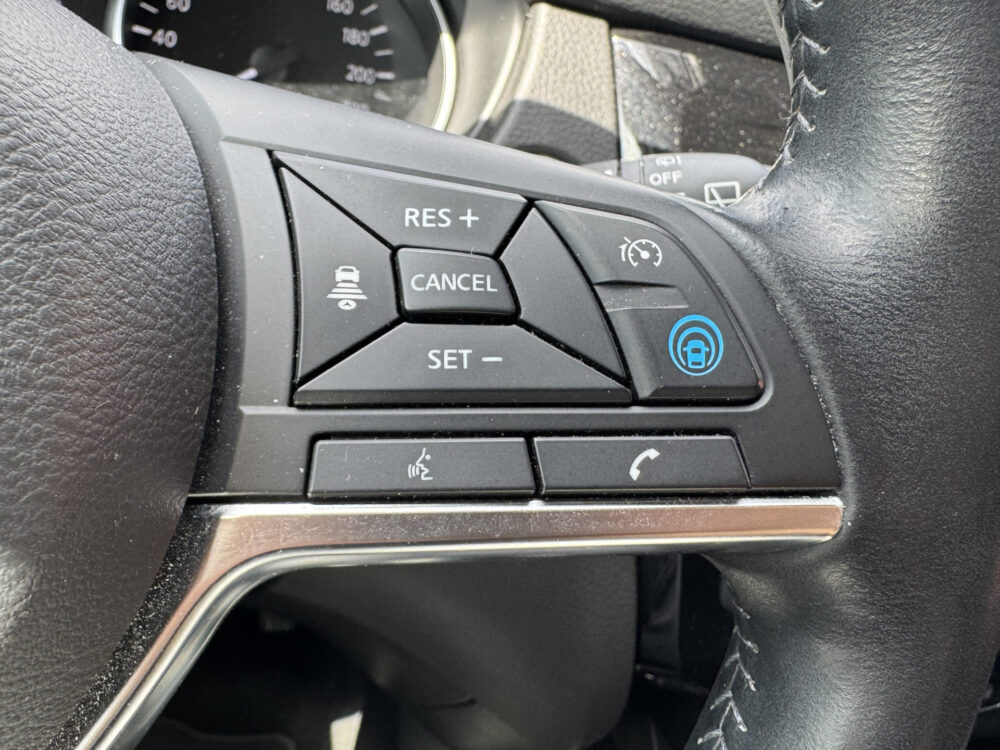 Nissan QASHQAI 1.3 DIG-T Tekna 160PK!! // NAVI // CAMERA // ADAPTIVE CRUISE // PANO DAK // TREKHAAK // 16