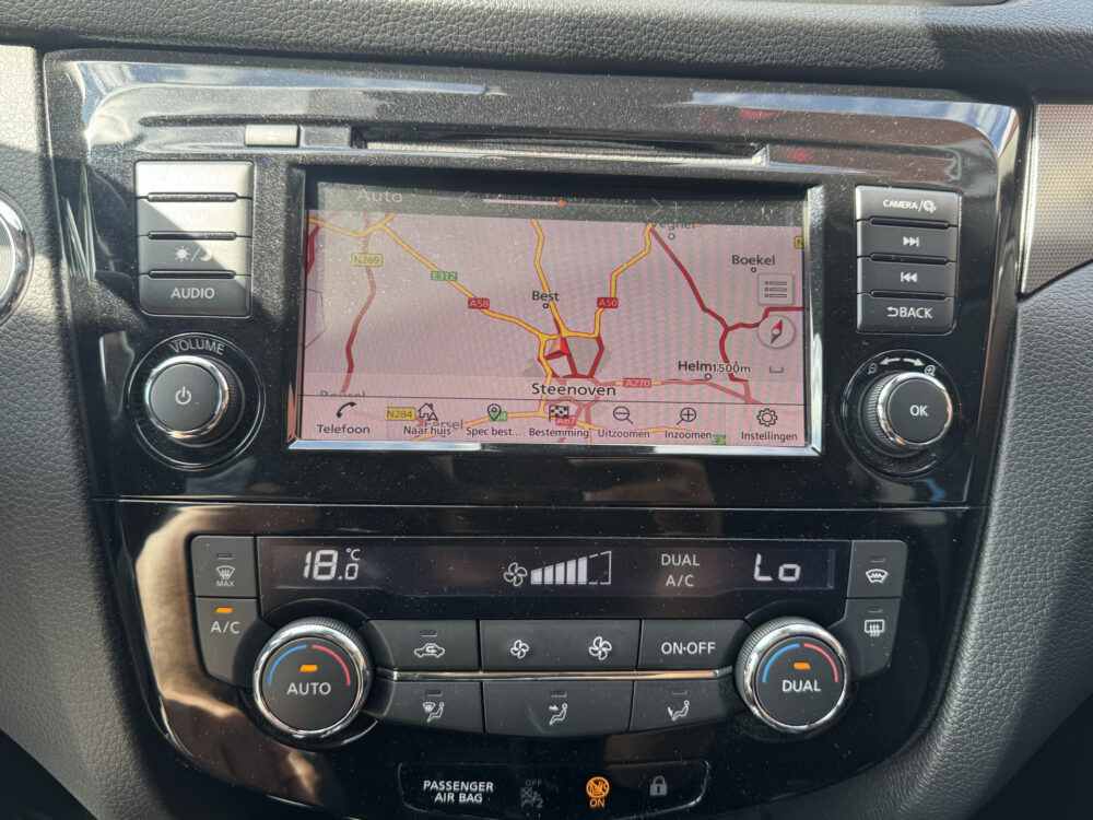Nissan QASHQAI 1.3 DIG-T Tekna 160PK!! // NAVI // CAMERA // ADAPTIVE CRUISE // PANO DAK // TREKHAAK // 18